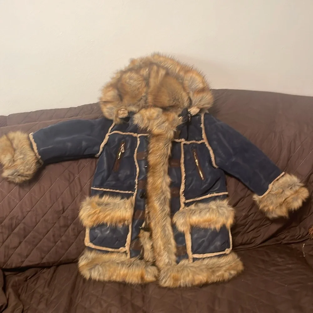 Shearling coat - Picture 2 of 8